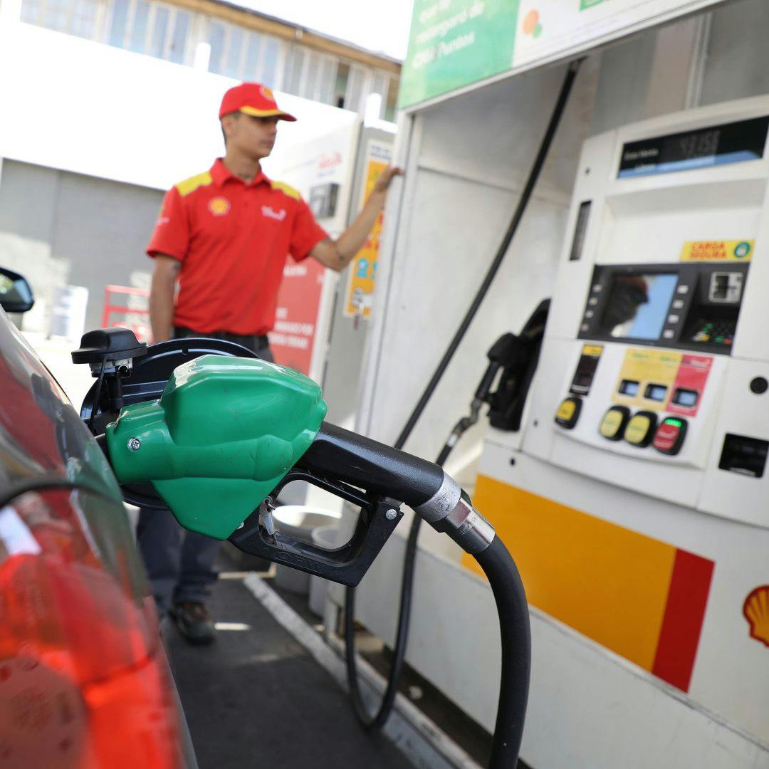 Alza a los combustibles: ¿Cómo está afectando en la movilidad de los chilenos?