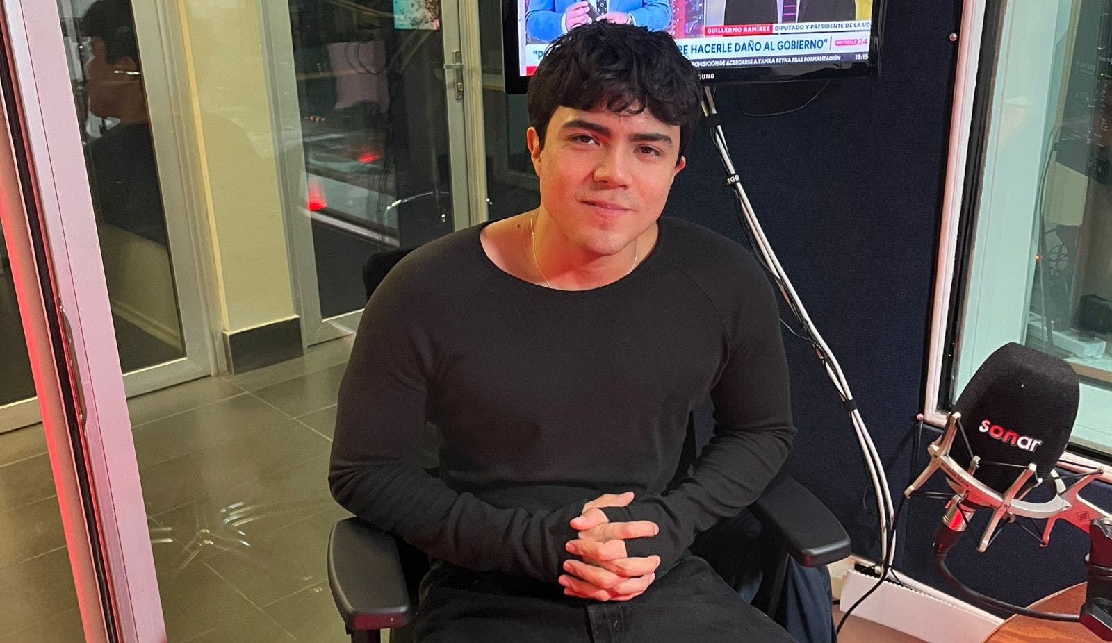 Conversamos con el actor Nicolás Contreras sobre la serie "La casa de los espíritus".