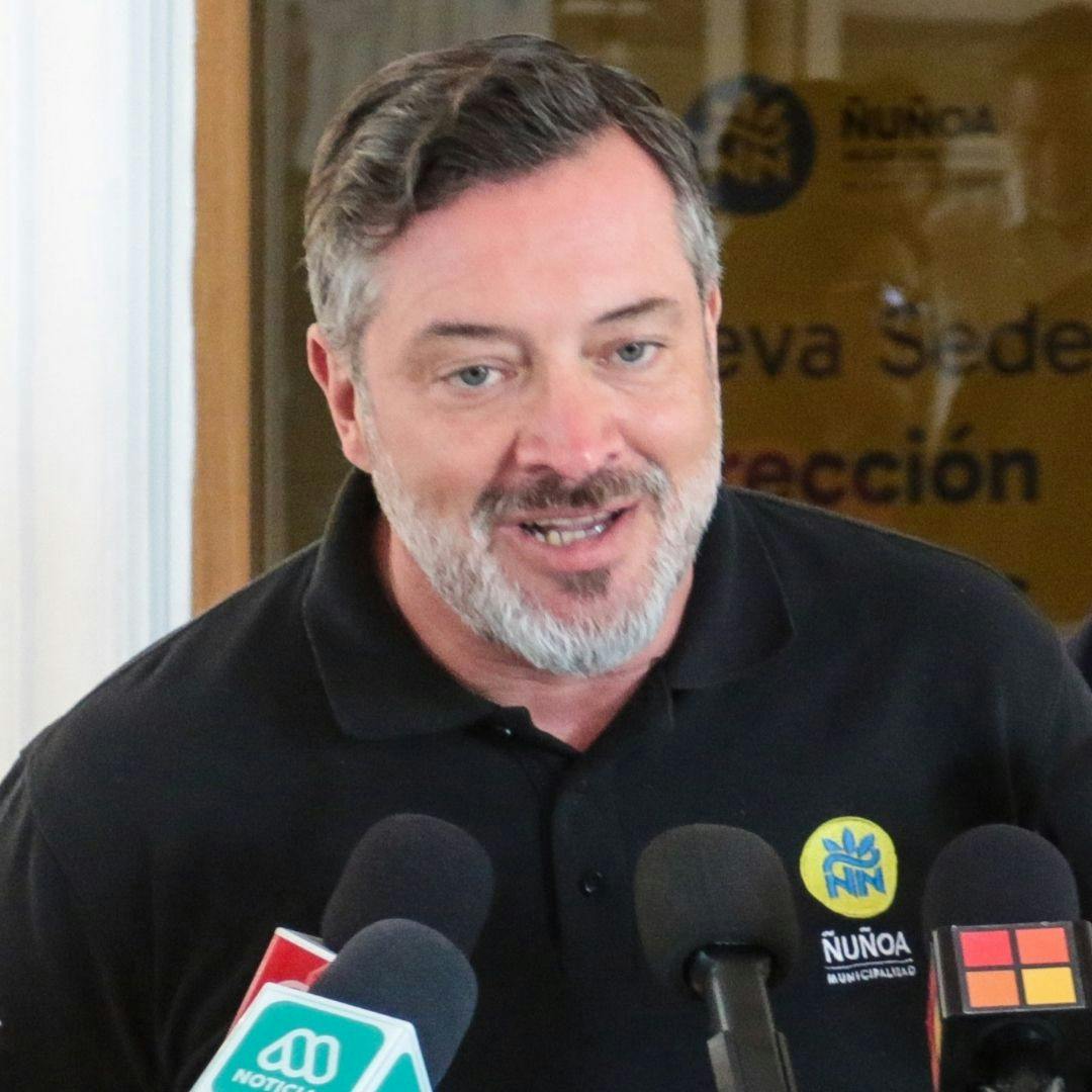 Alcalde Sebastián Sichel (Ñuñoa): "Creo que él (Kast) se ha sentado mejor en el 'trono'" 