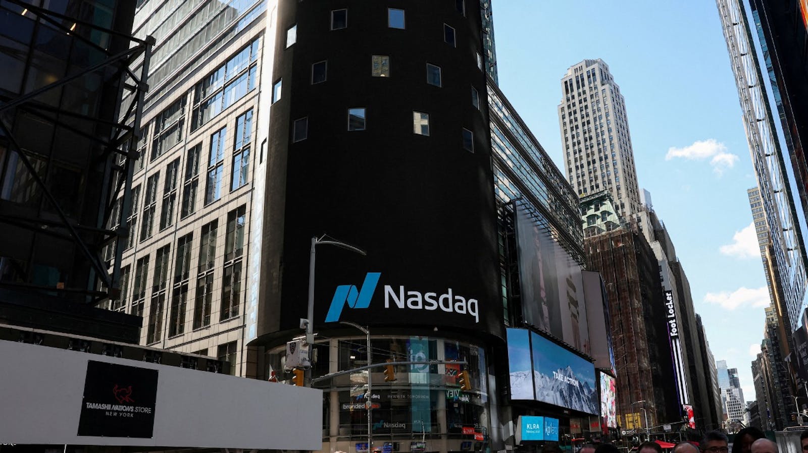 Sector tecnológico tensiona las bolsas globales ante caída en las acciones de Broadcom