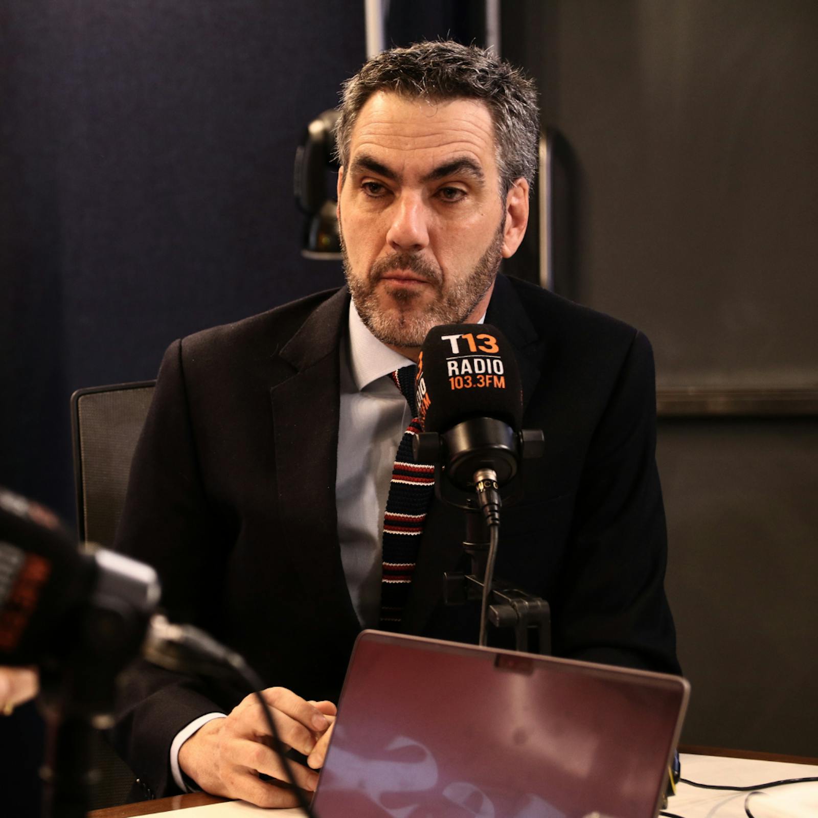 Francisco Covarrubias: “La sociedad no puede renunciar a preparar jóvenes que puedan mejorar la polis” episode artwork