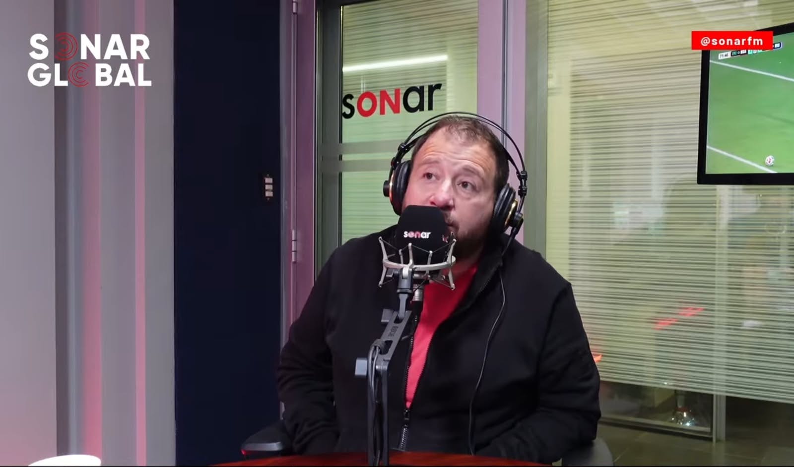 Hablamos con el divulgador científico Gabriel León sobre teorías conspirativas.