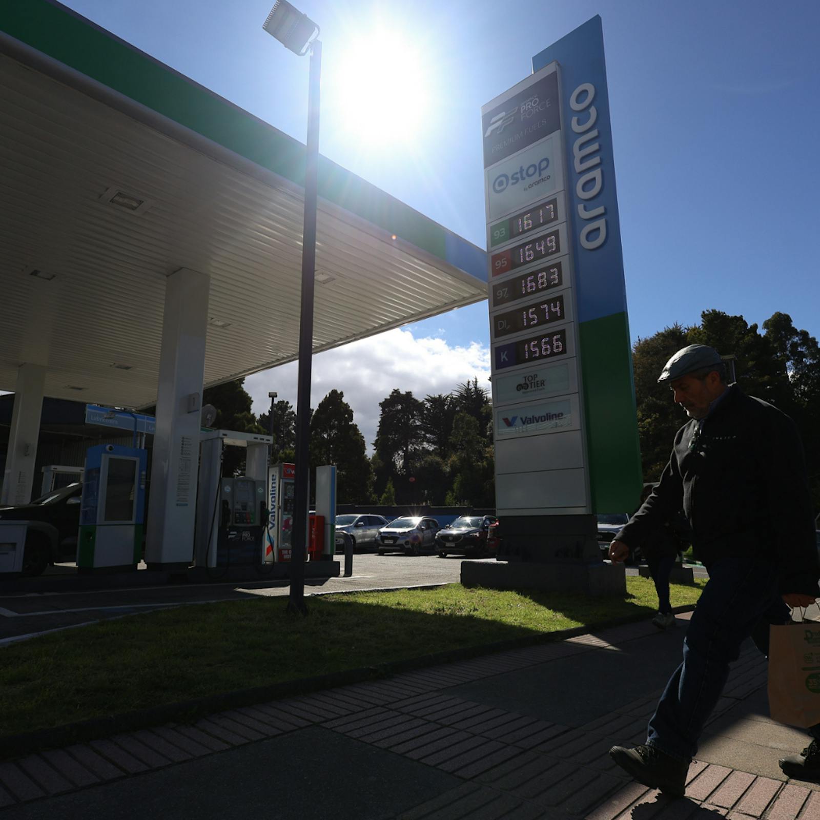Hacienda adelanta caída del precio de los combustibles ante acuerdo de Estados Unidos e Irán