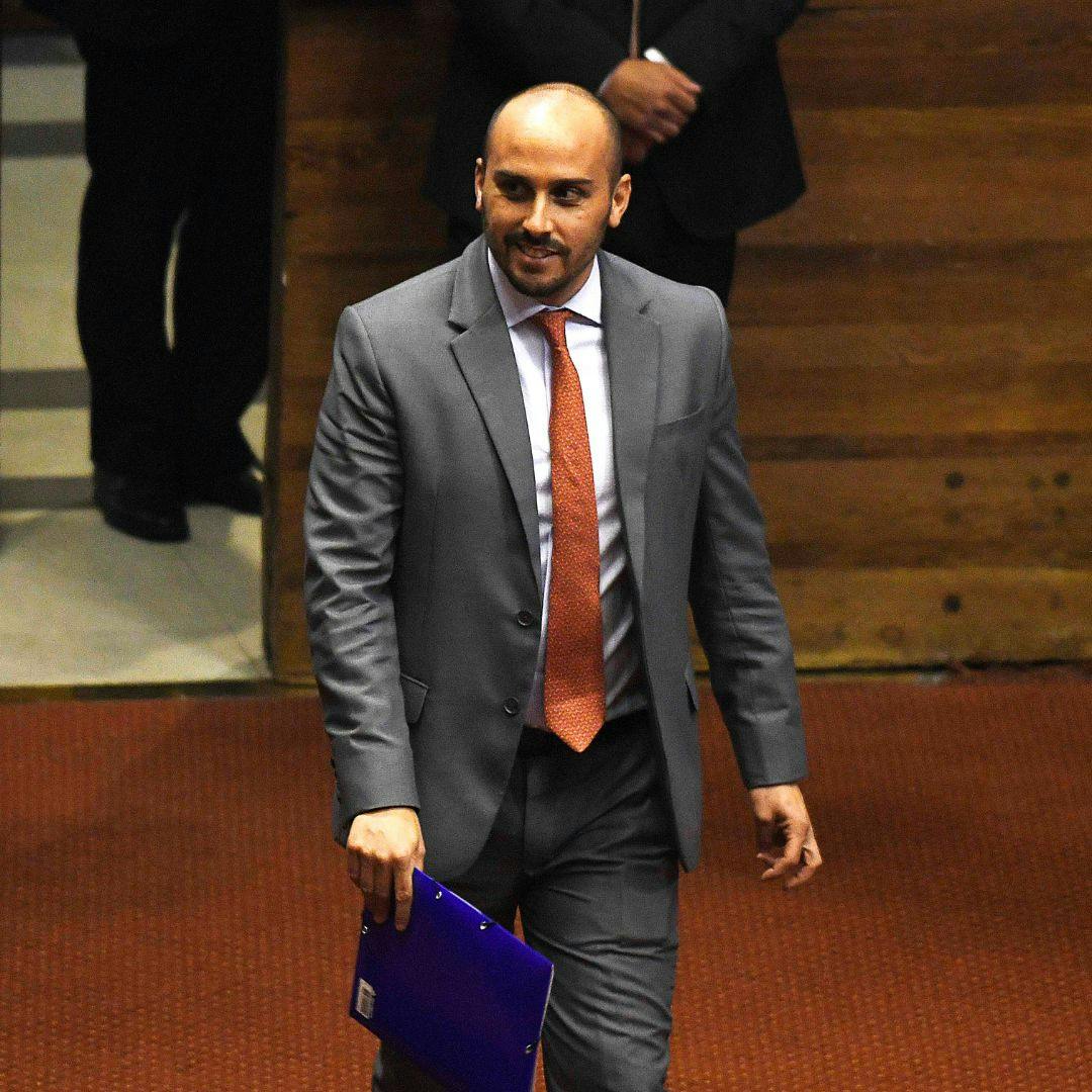 Senador Andrés Longton (RN) por tensión en el oficialismo: “Este tipo de confrontaciones no le hace un flaco favor al presidente Kast”