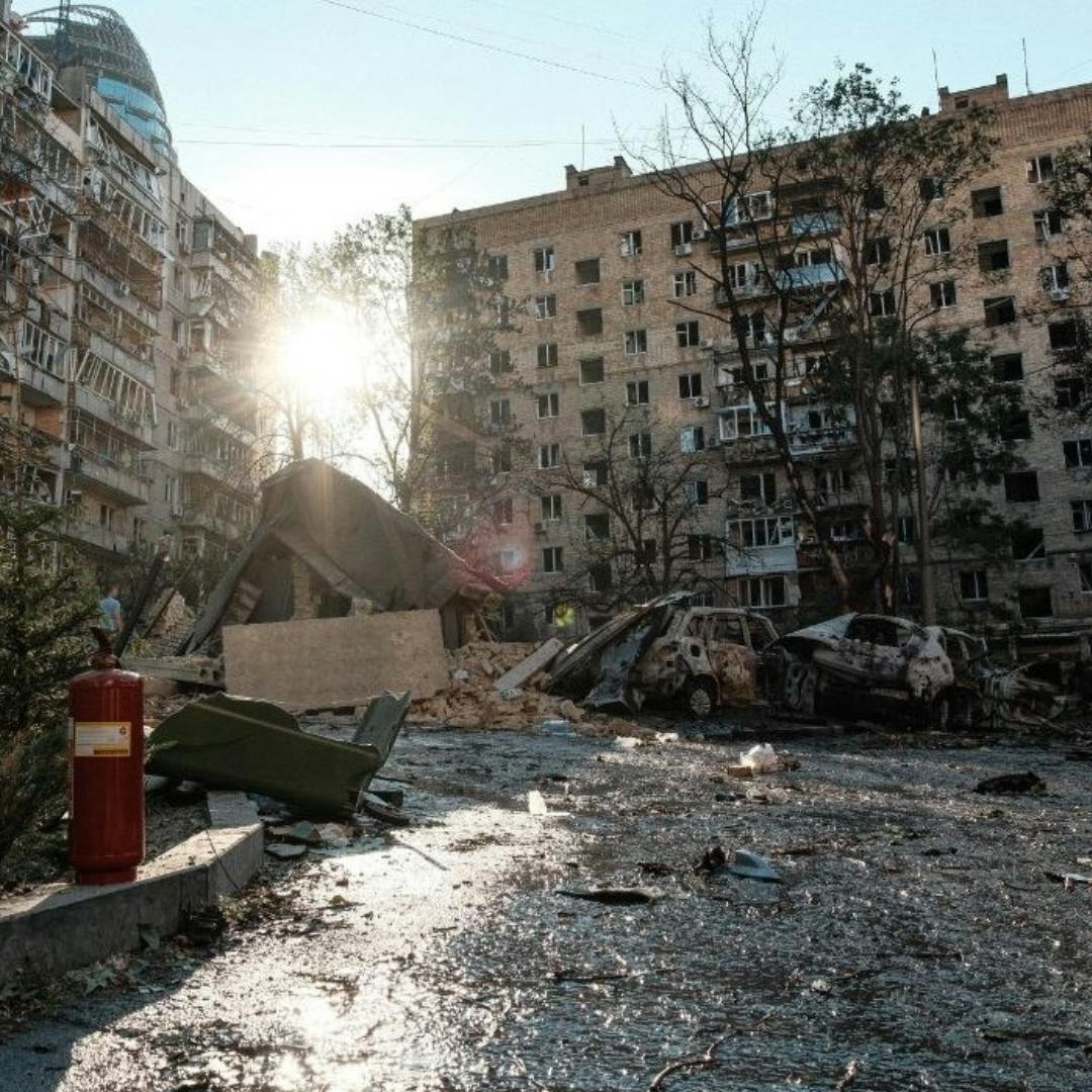 Rusia concreta una ofensiva de gran escala a Kiev en víspera de la cumbre de la OTAN: se han registrado al menos 14 muertos