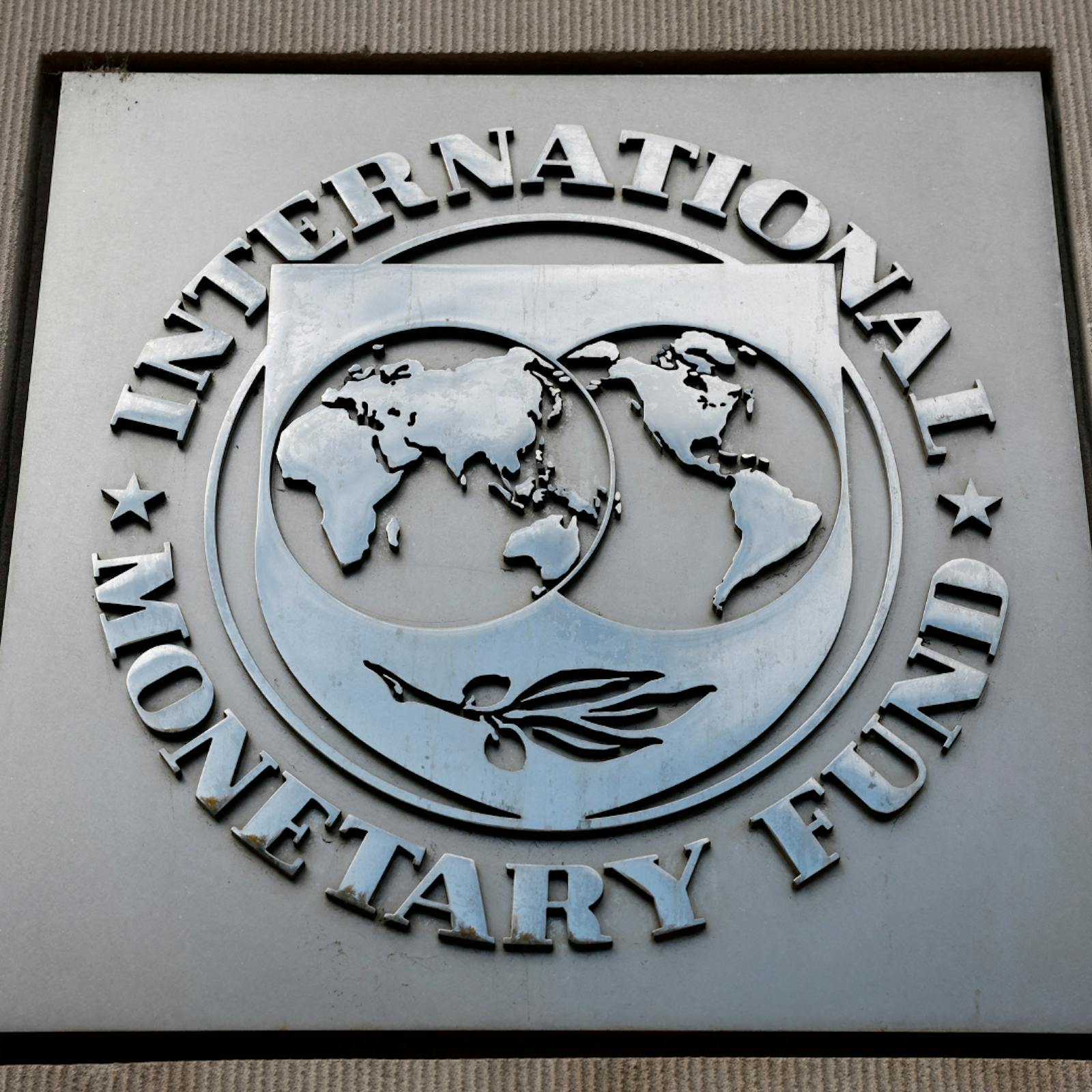 FMI baja sus proyecciones de crecimiento para Chile a 1,8% ante presiones inflacionarias por la guerra en Medio Oriente