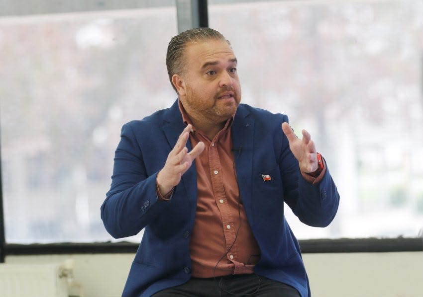 Conversamos con el gobernador del Biobío por el sistema frontal. 