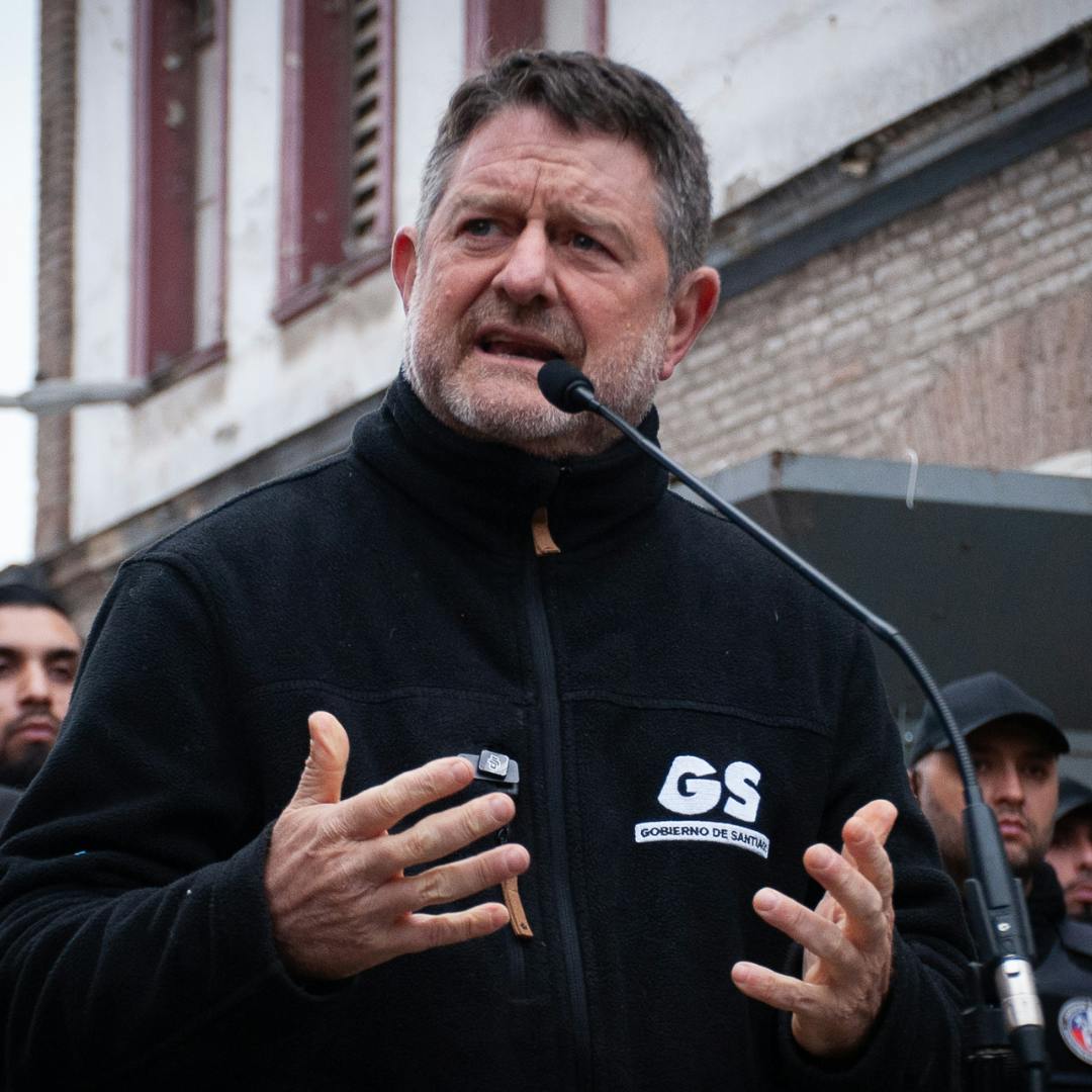 Gobernador Orrego: "Para la magnitud de lluvia que hemos tenido, la ciudad ha respondido bastante bien"
