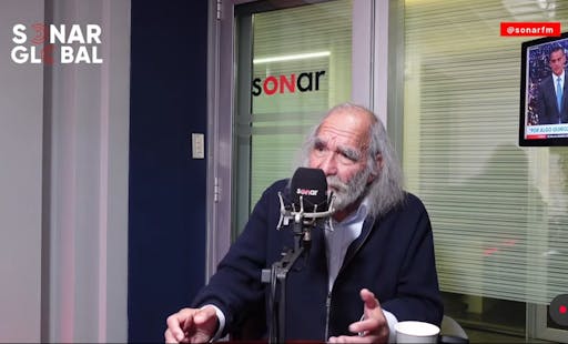 Conversamos con el escritor Roberto Merino sobre su libro "Ciudad del olvido".