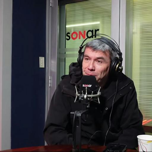Hablamos con el exministro Marcelo Mena sobre la crisis ambiental y cambio climático en el país.