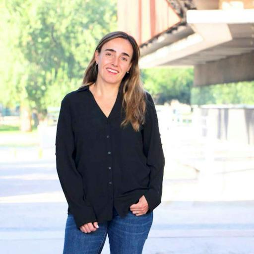 Paula Aguirre tras mayor misión chilena de IA en California: "Siempre tiene que haber un humano que tome las decisiones"