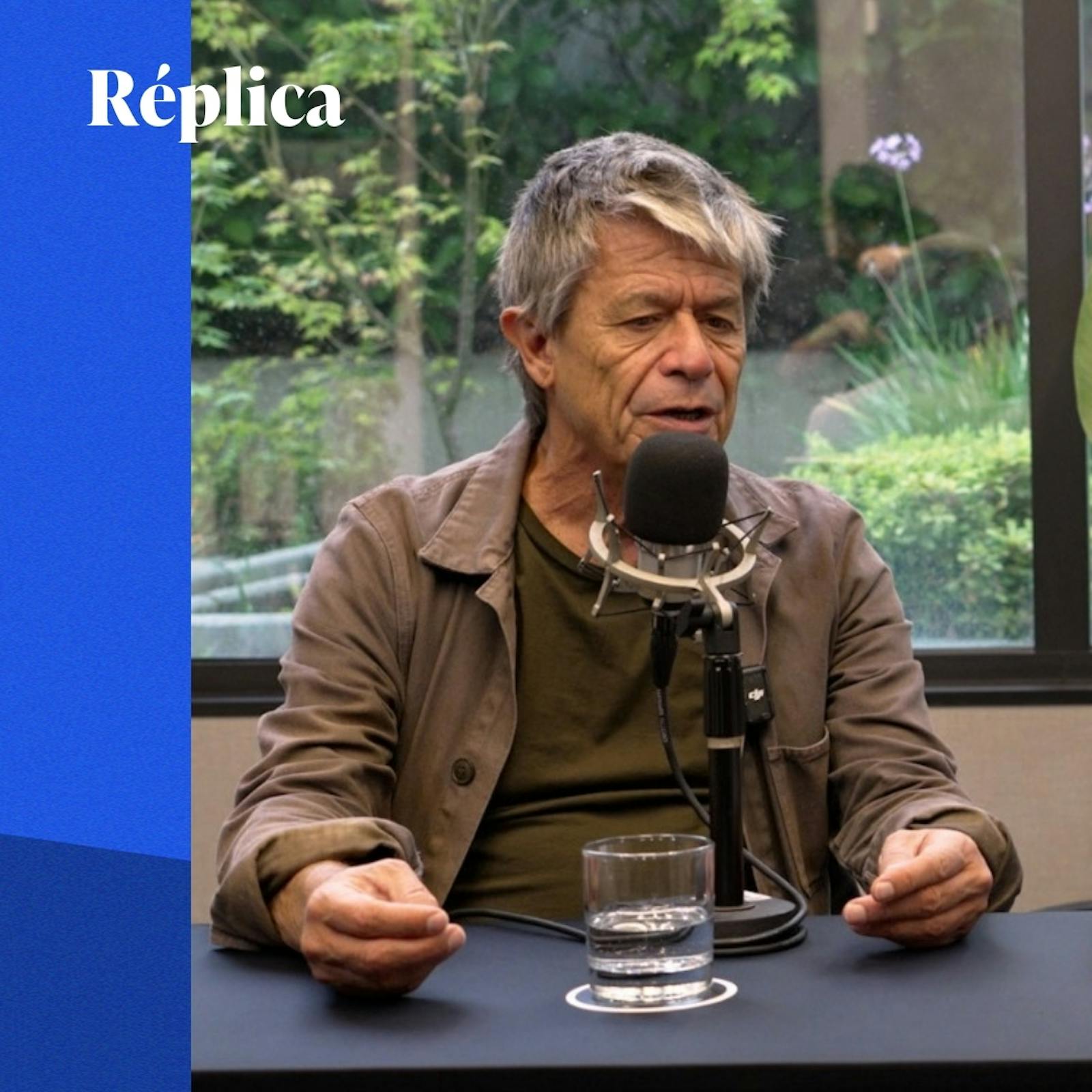 Emmanuel Carrère, su visita a Chile y sus reflexiones en torno a su libro "Koljós"