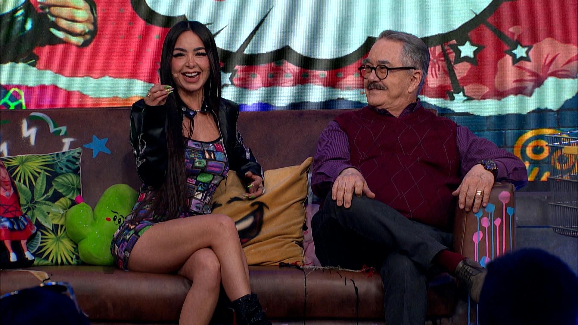 Caeli llega y enamora a todos con su gran estilo en La Resolana