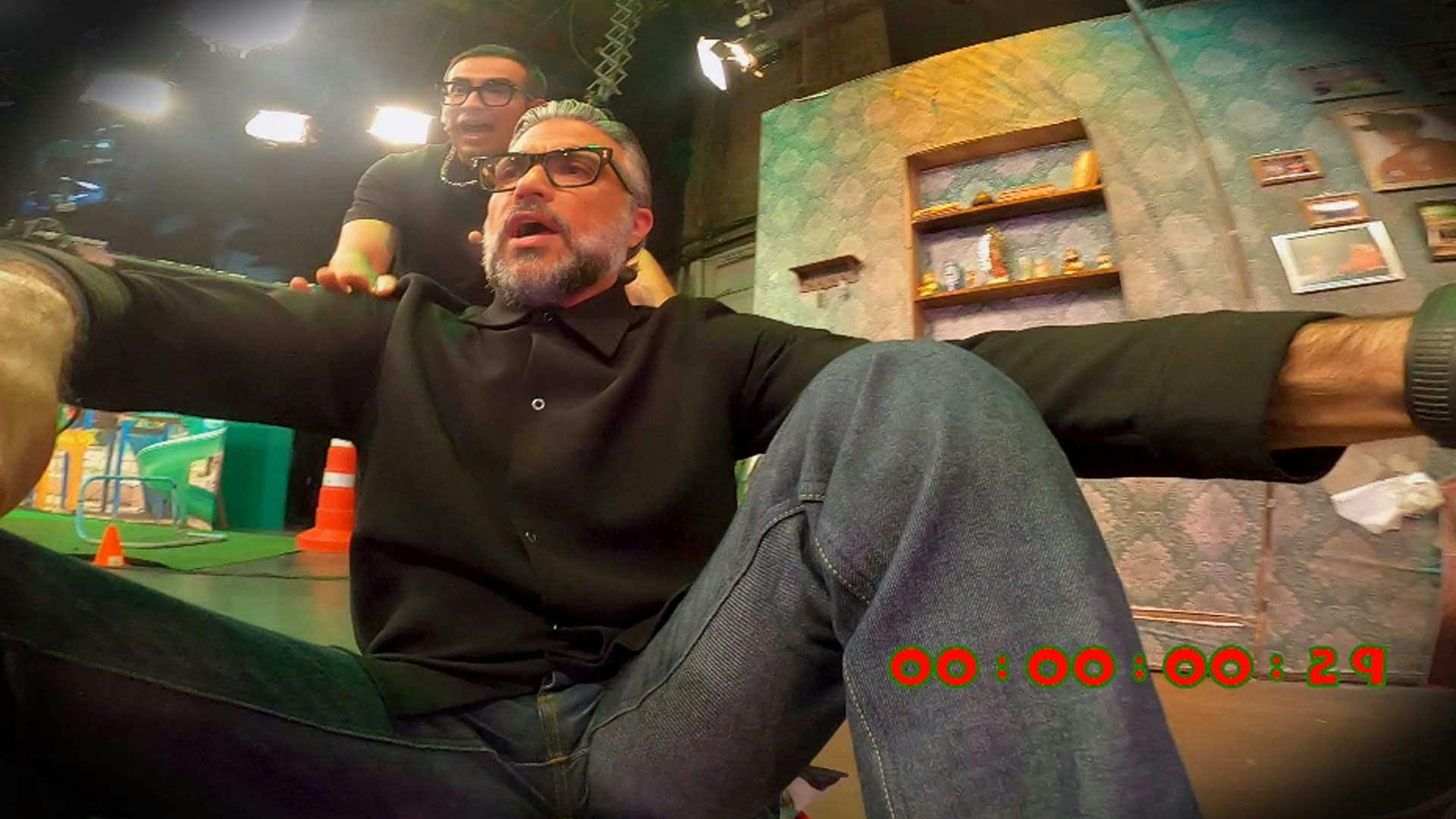 El Capi retó a Jaime Camil en los triciclos veloces de la muerte