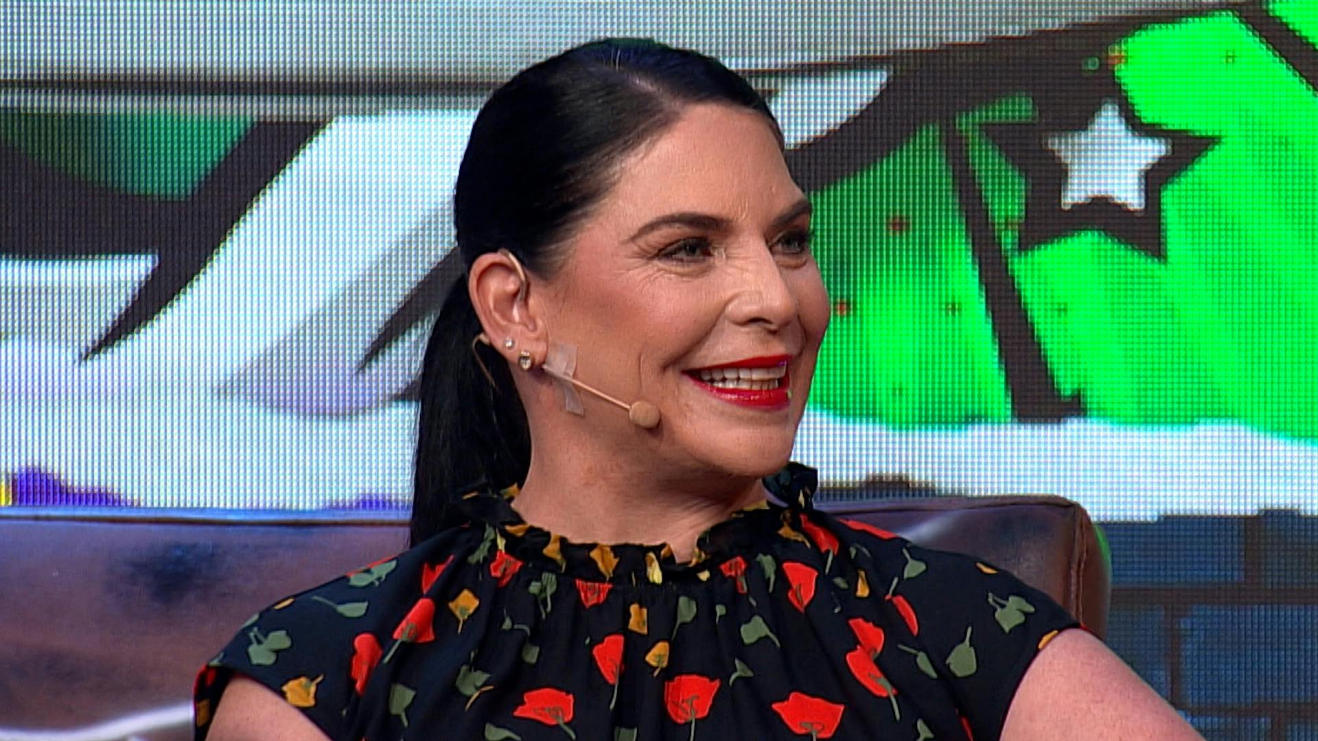 Zahie Téllez nos interpretó los mensajes más eróticos del Internet