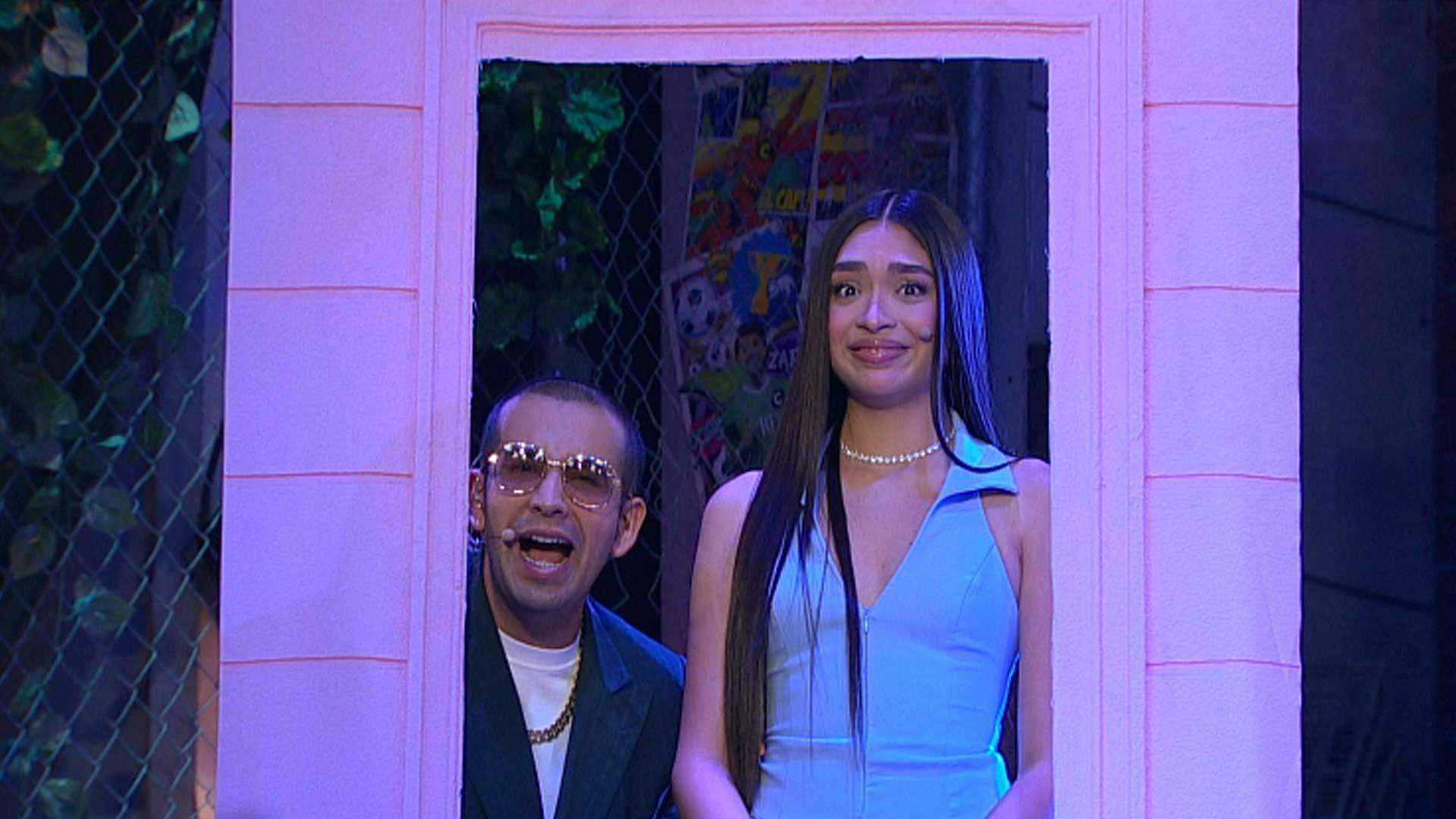 Mia Salinas escucho los versos más románticos de sus fans