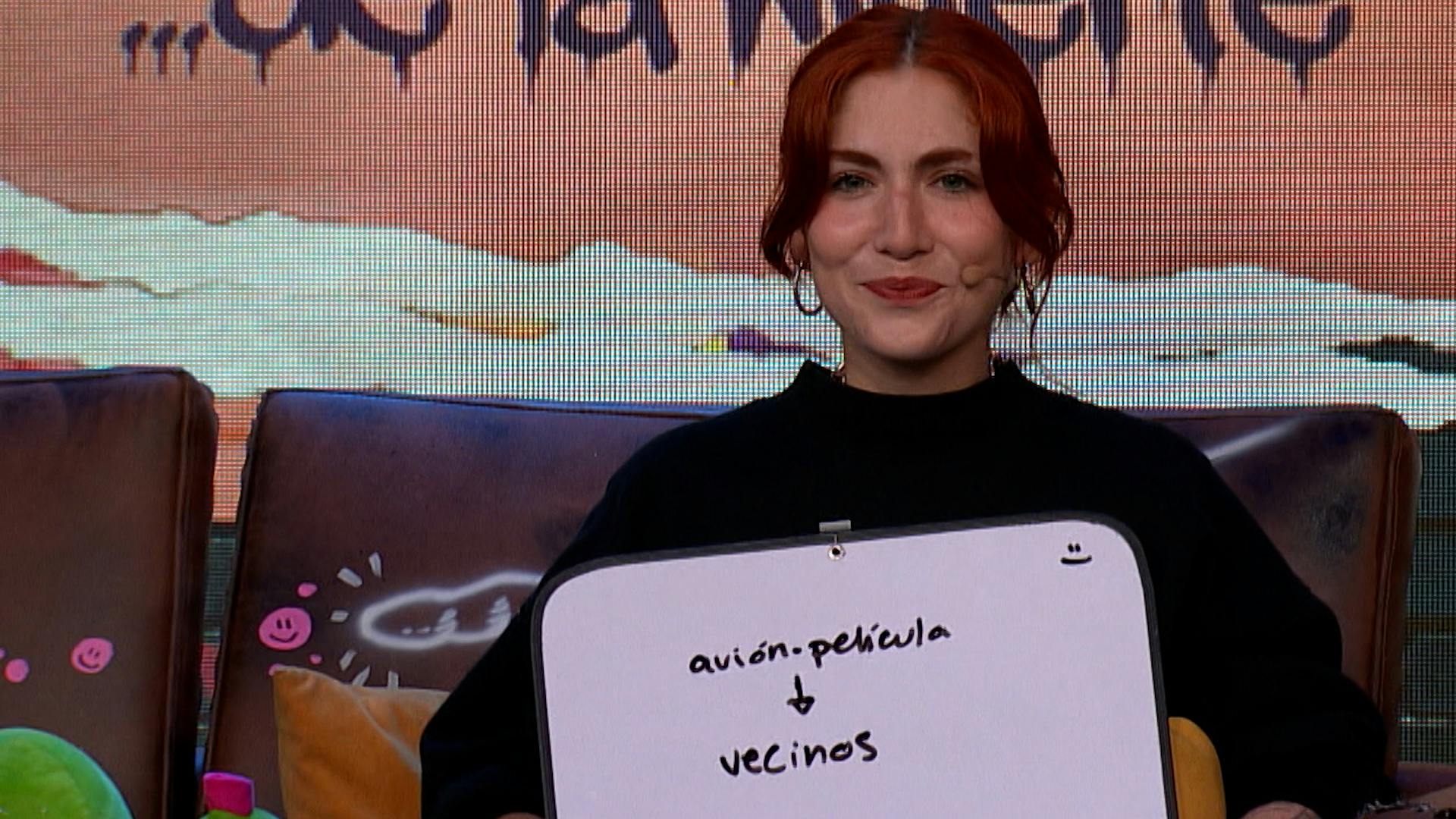 ¡¿Quién de nuestros invitados se hizo pipi en la cama?!