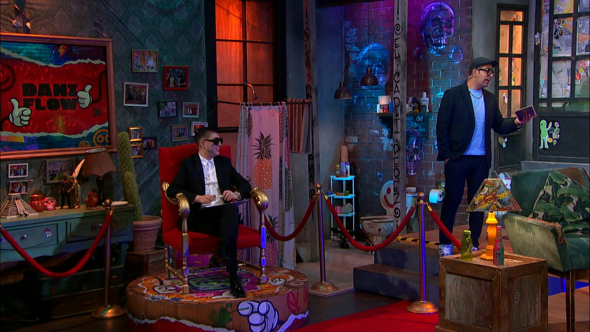 Dani Flow, con su peculiar estilo, nos puso a cantar en La Resolana