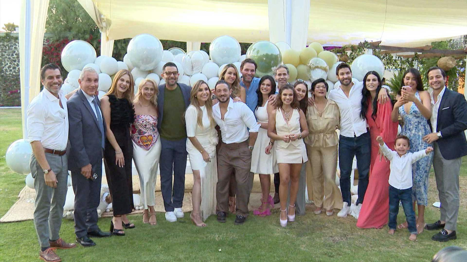 Jimena Longoria y Gualy Cárdenas bautizaron a su pequeña Loretta