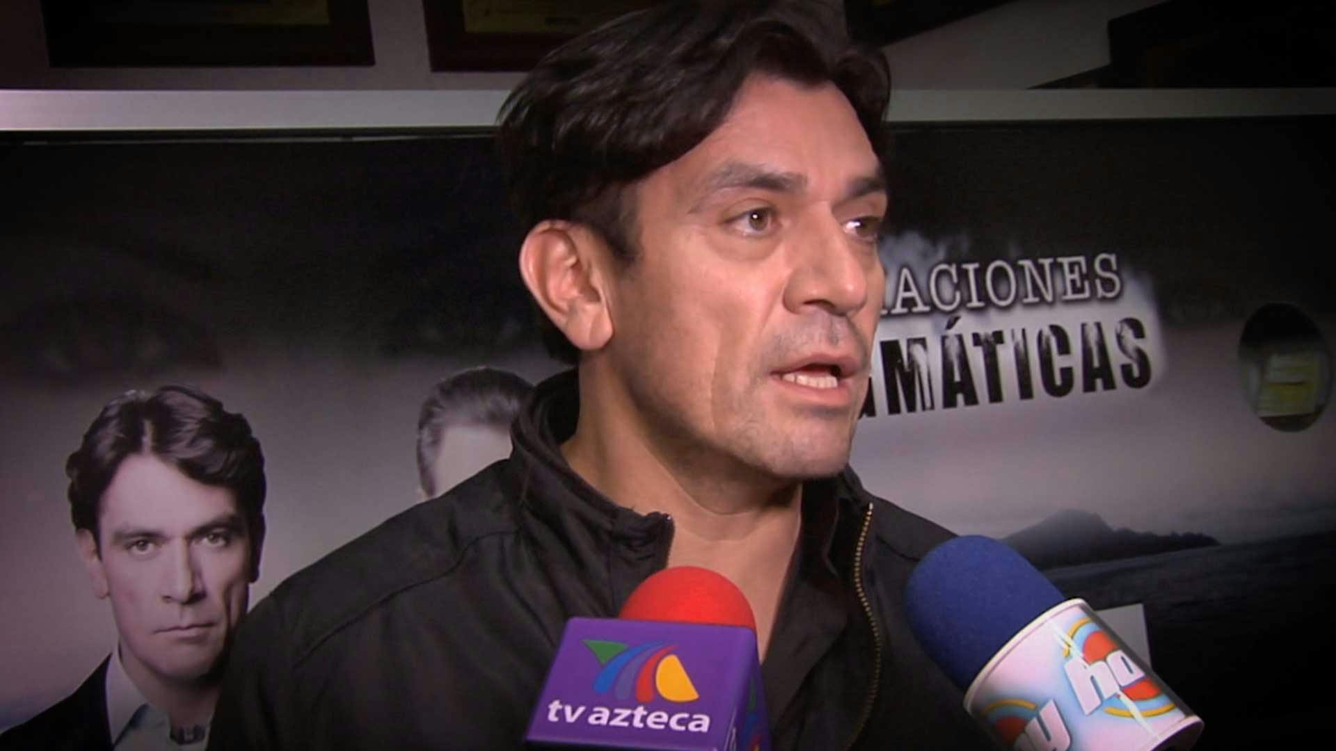 Jorge Salinas discrimina a reporteros en el aeropuerto... ¡Llegó de malas!