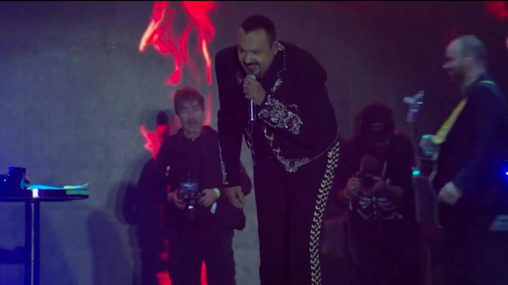 Pepe Aguilar crea su propia agencia informativa para evitar notas falsas