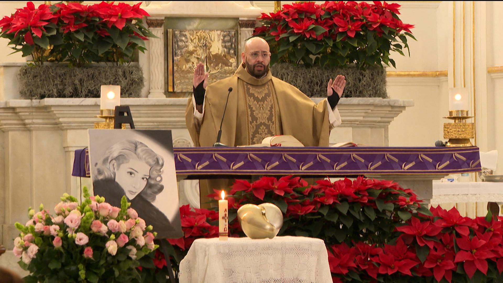 Se llevó a cabo una misa por el eterno descanso de la primera actriz, Silvia Pinal