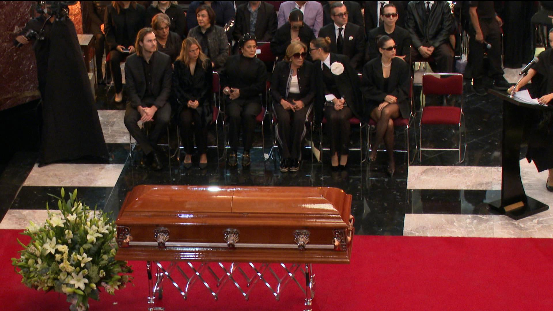 Silvia Pinal recibió el homenaje que tanto merecía en el Palacio de Bellas Artes