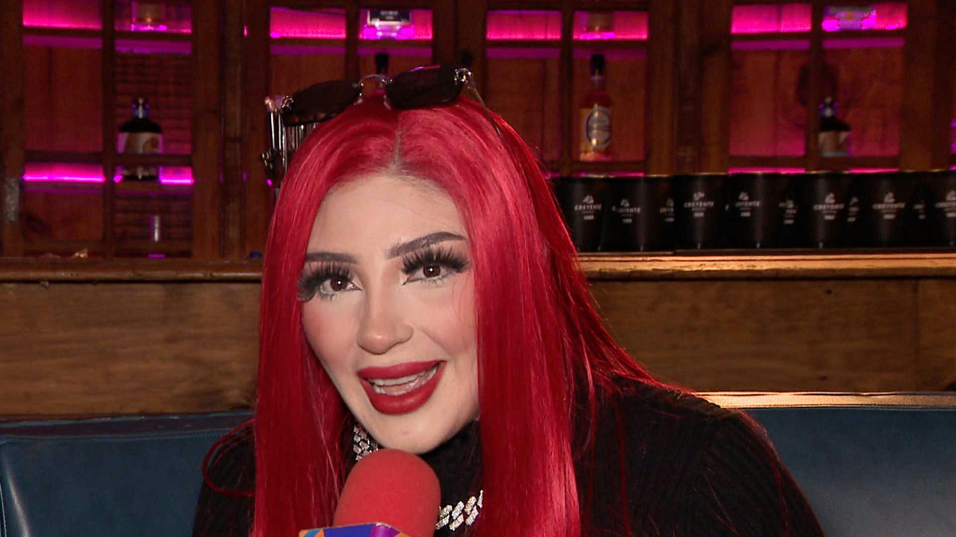 ¡Bellakath confiesa por qué se retiró sus implantes de senos!