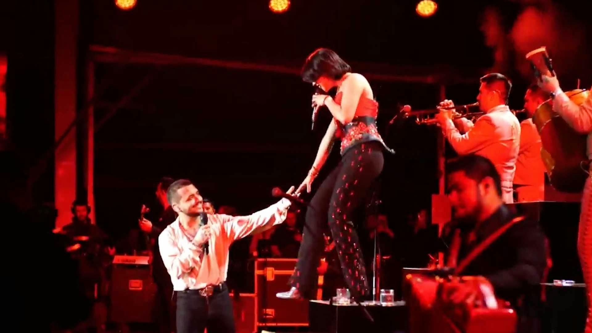 ¡Christian Nodal y Ángela Aguilar desatan rumores! ¿Están juntos?