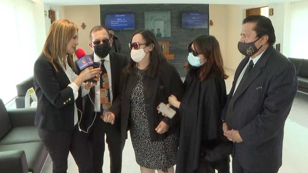 Hablamos con la hija de Carmelita Salinas y su familia.