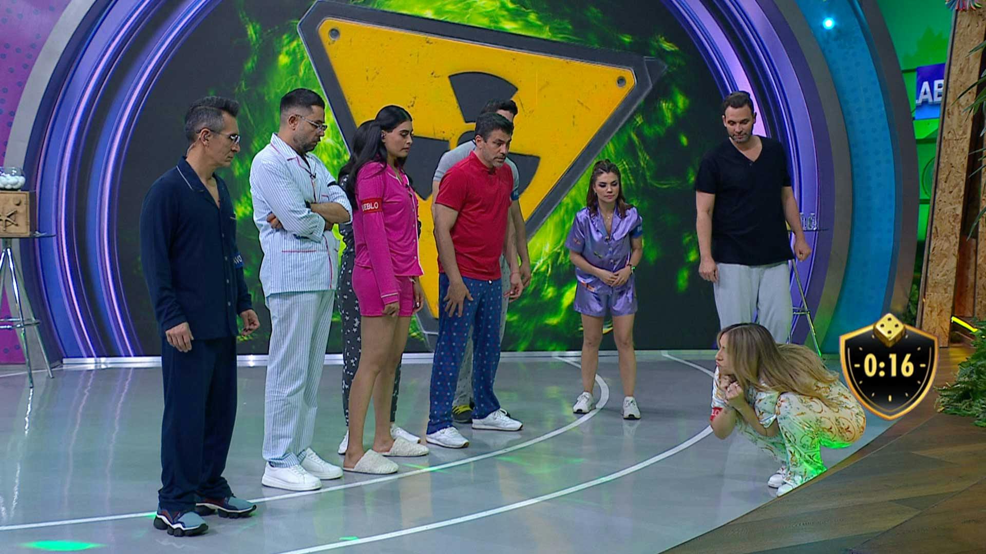 Favorito y Pueblo jugaron Sin Palabras en pijamas... ¡Solo un equipo ganó!