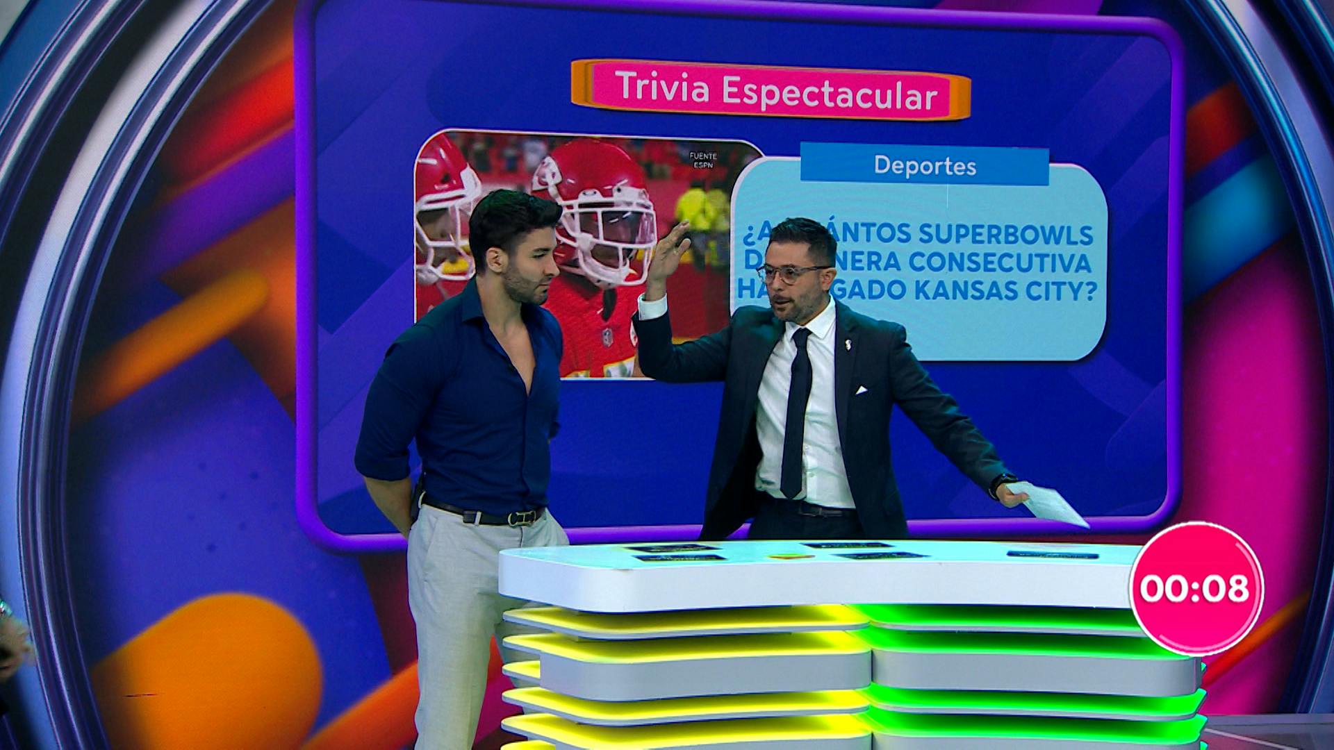 Kike Mayagoitia es un gran conocedor del Super Bowl ¡Así lo demostró!