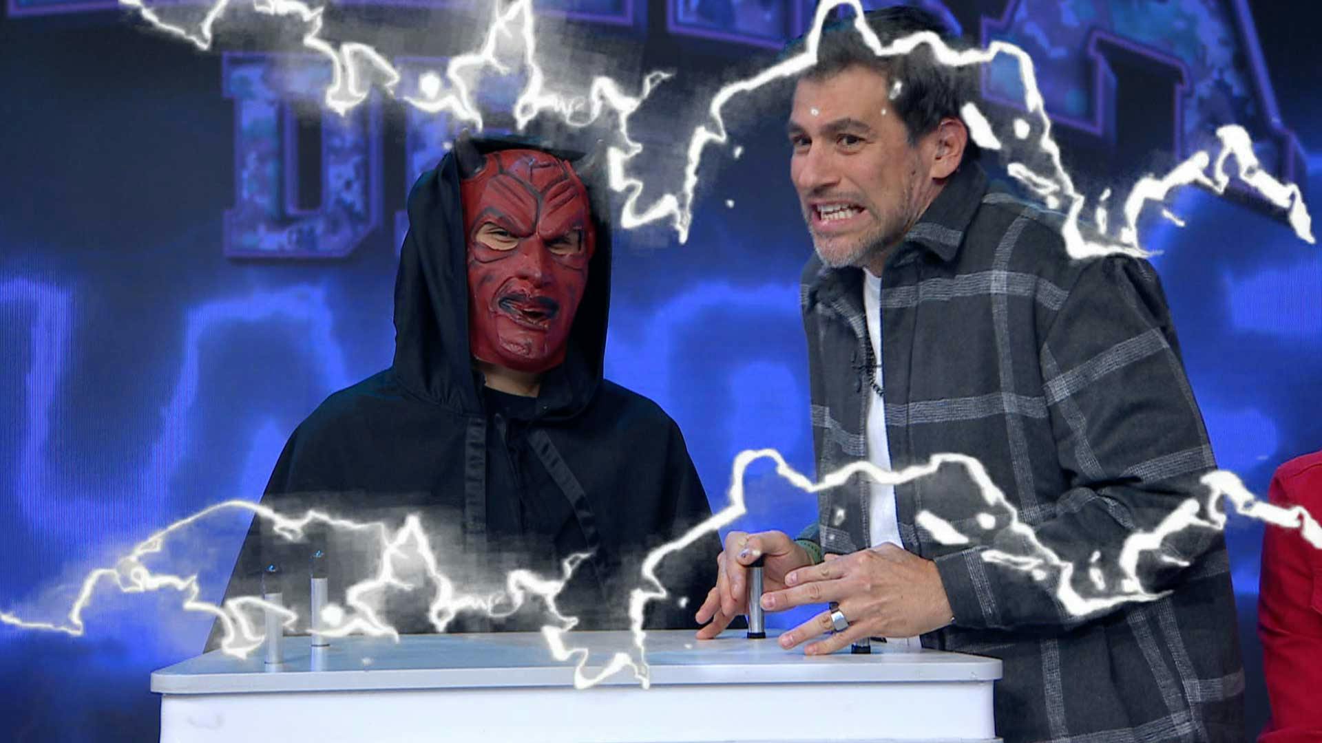 ¡Así cantaron su canción con todo y toques en Guerra de Palabras!