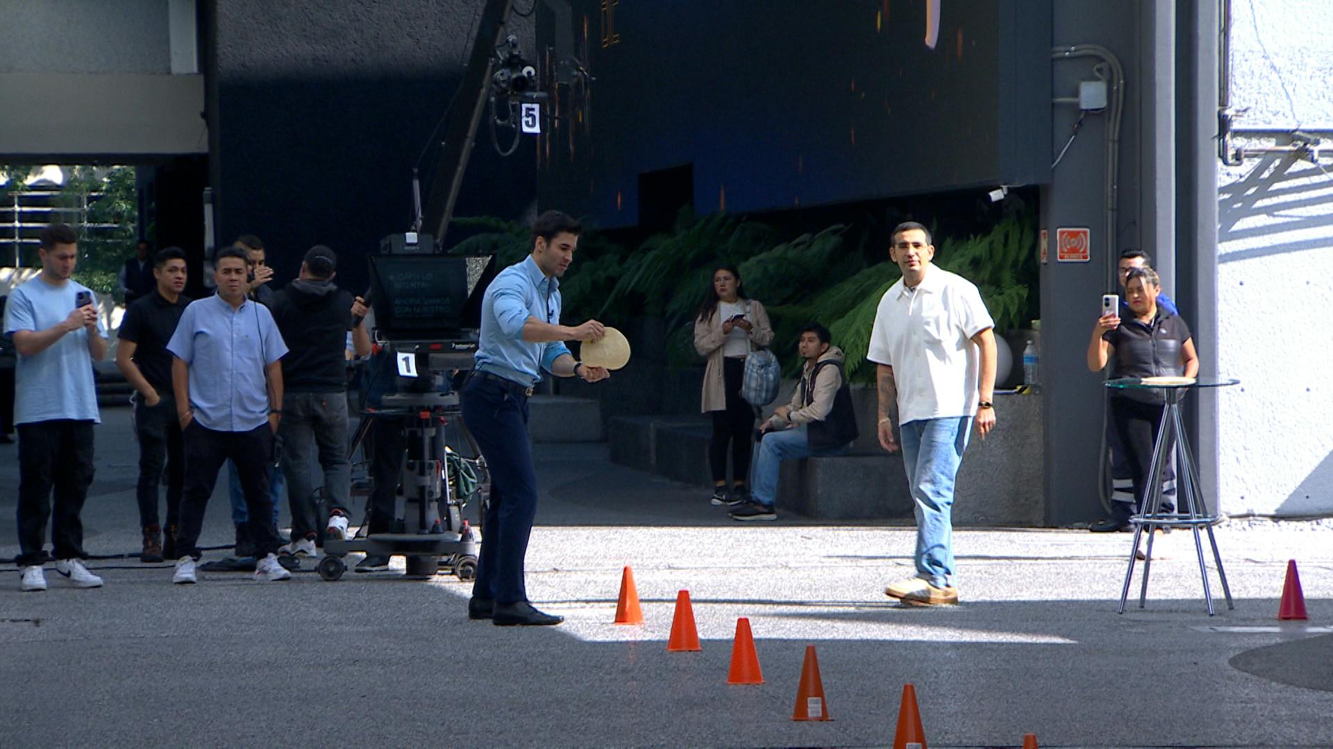 ¡Lanzamiento de tortilla! ¡Entre Kike y El Capi intentarán romper el récord de este día!