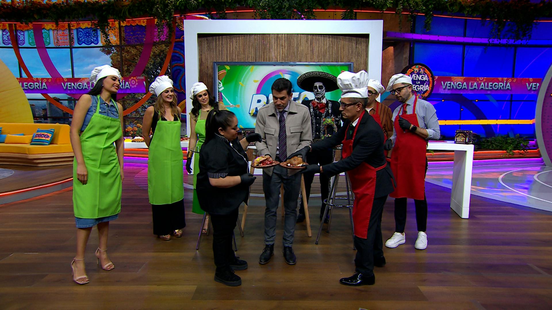 ¡Nos pusimos a decorar panes de muerto de manera artística para el Reto de VLA!