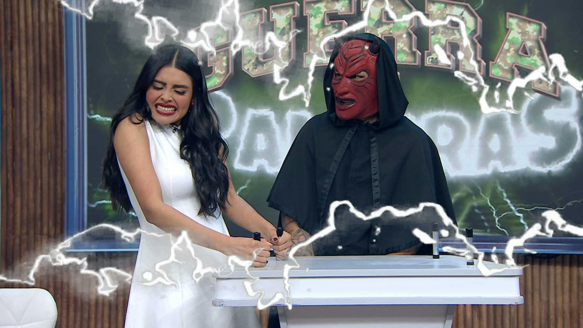 ¡Toques descontrolados del verdugo en la Guerra de Palabras!