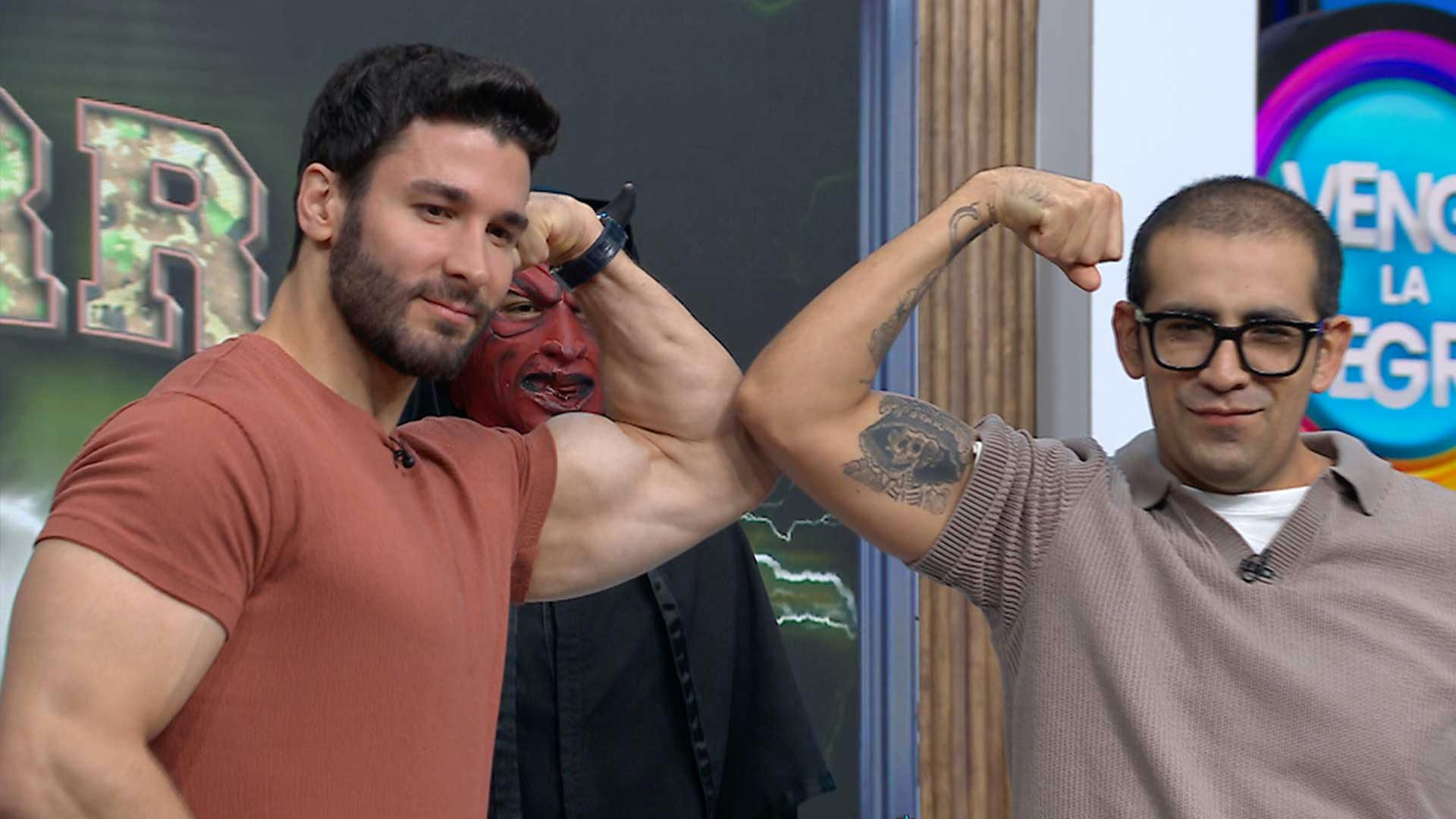 ¡Los duelos están muy fuertes entre los conductores en Guerra de Palabras!