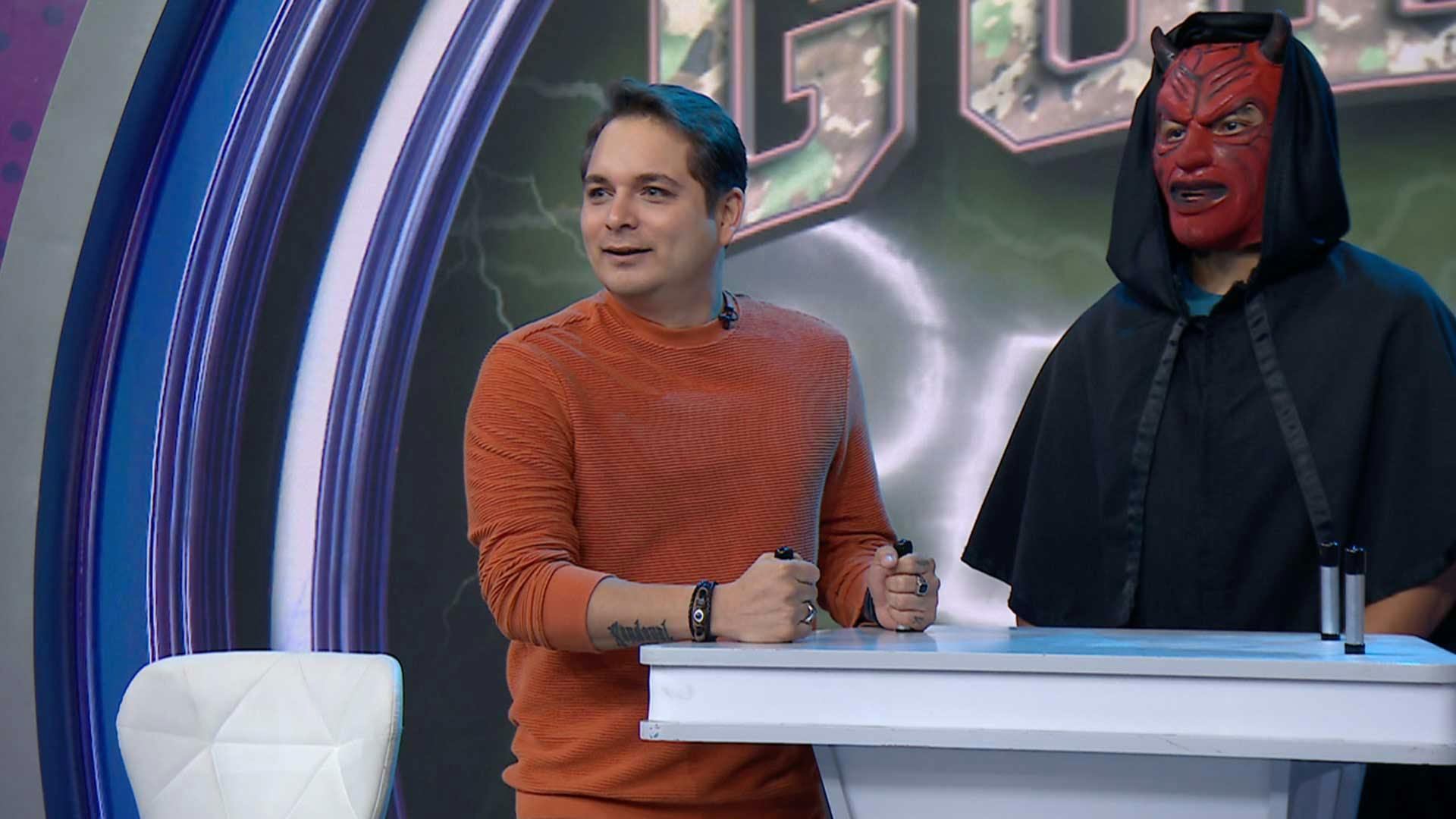 Fabián Chávez juega con nosotros Guerra de Palabras, ¿le tocaron toques?