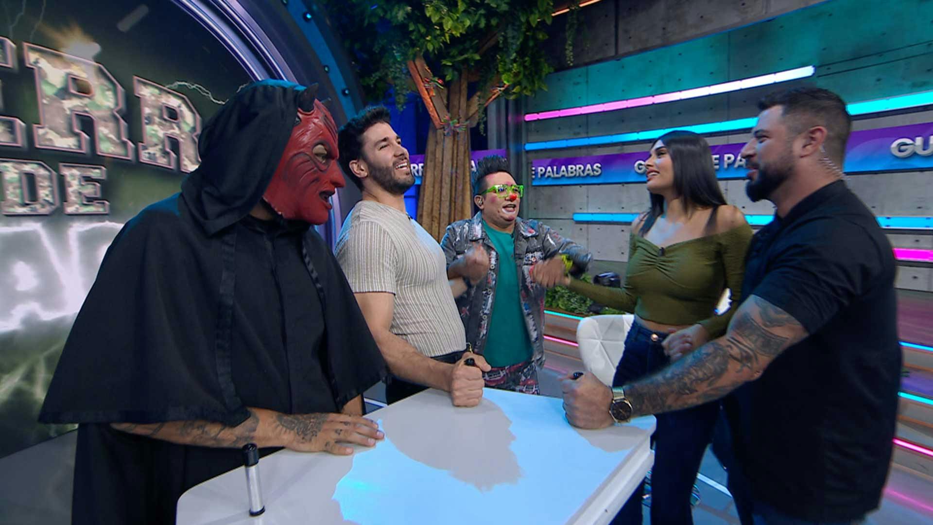 Kike, Oskarín, Rahmar y Kristal recibieron tremendos toques en la Guerra de Palabras