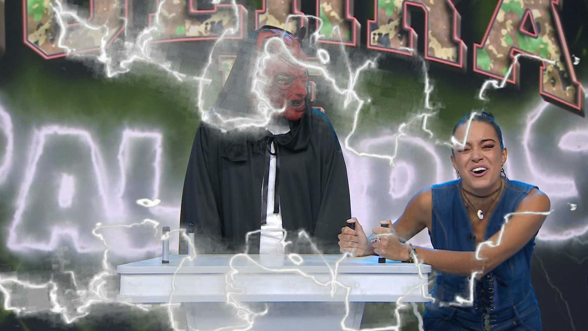 Itzel Peniche y Lu, de Survivor México, juegan con nosotros Guerra de Palabras