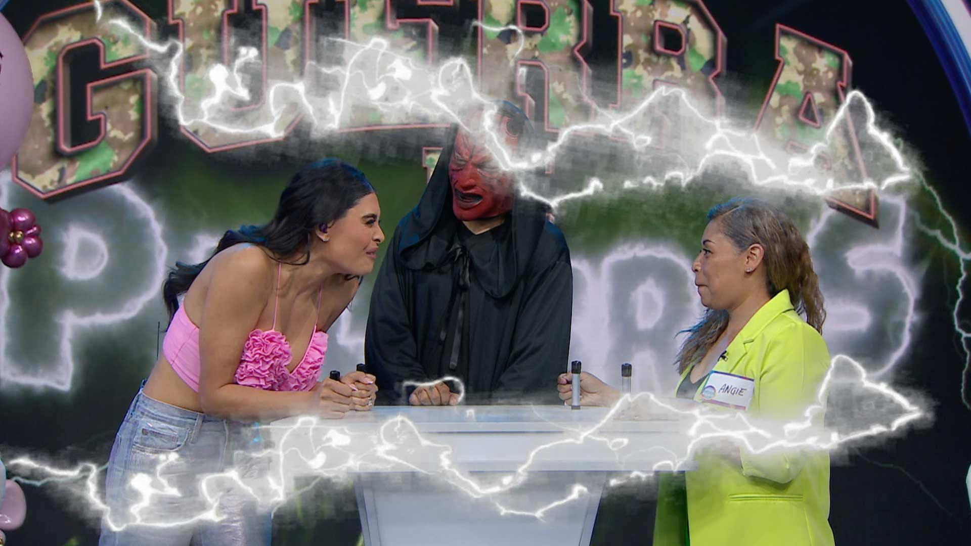 ¡Un Día de las Madres muy electrizante en la Guerra de Palabras!