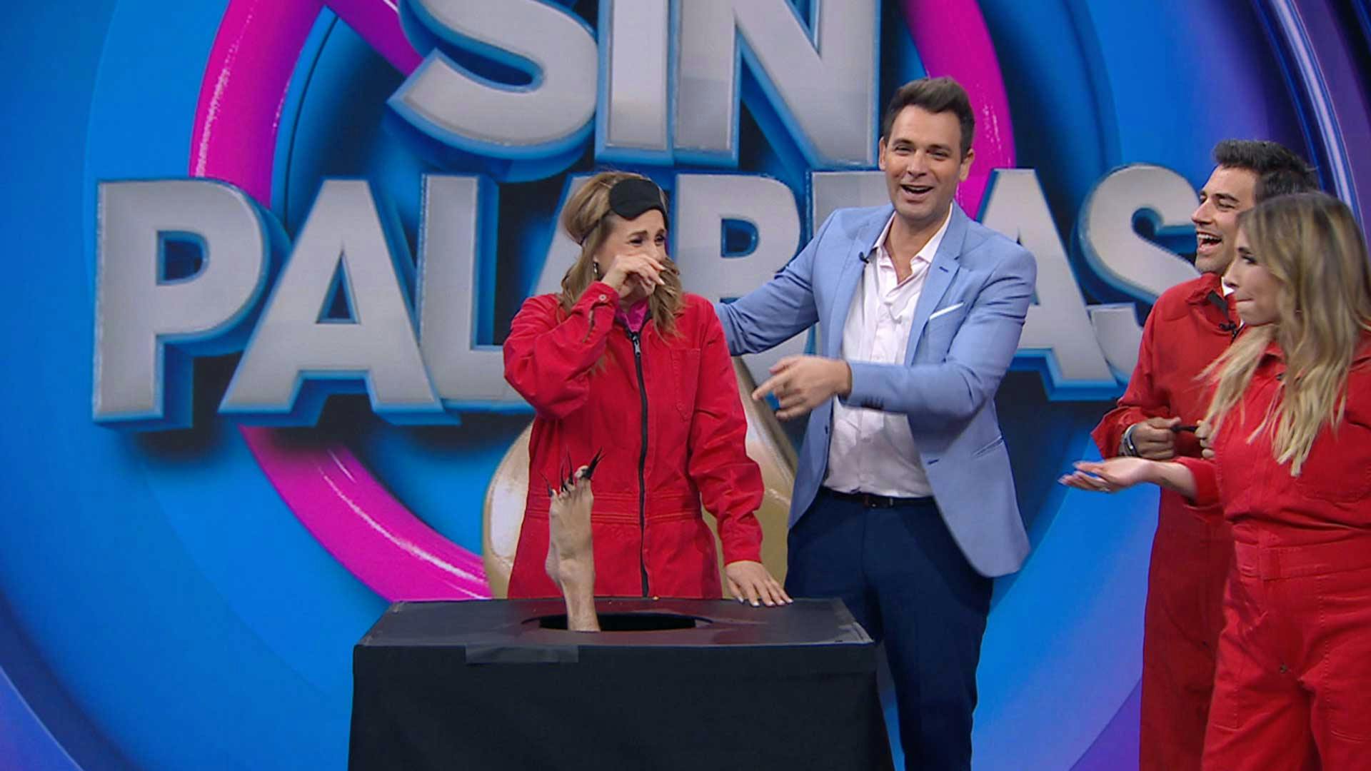 Castigo del mes de Sin Palabras ¡Con los ojos tapados!