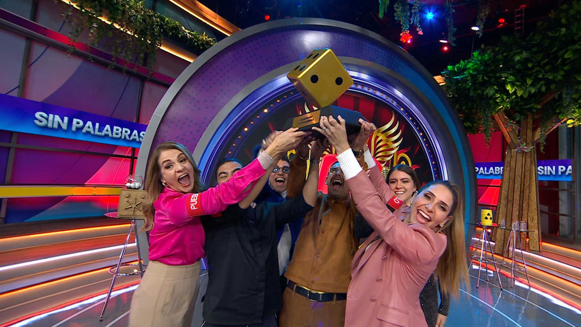 Se entregó premio al equipo ganador del 2023 del Sin Palabras 