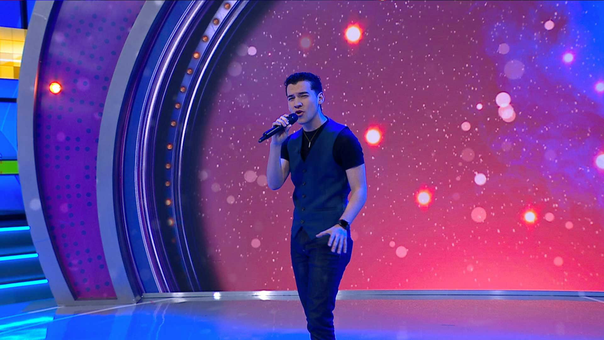 Mario Girón emociona con su voz en Venga la Alegría Fin de Semana