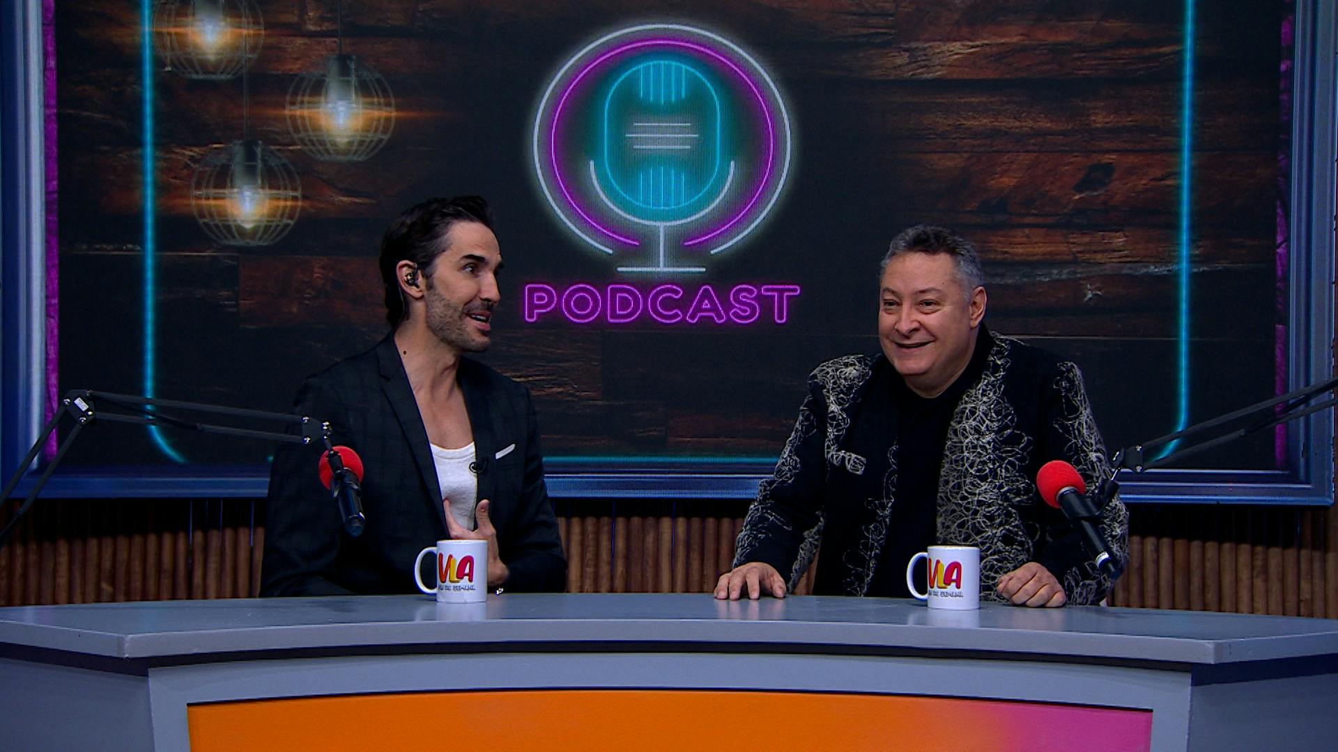 Platicamos con el maestro Beto Castillo, 'Un amigo fiel' y un artista multifacético