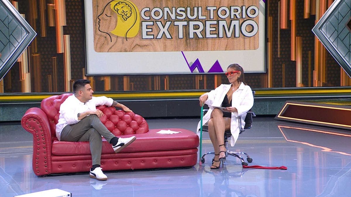 Vanessa Claudio le enseña a Carlos Quirarte a ser un hombre seductor 