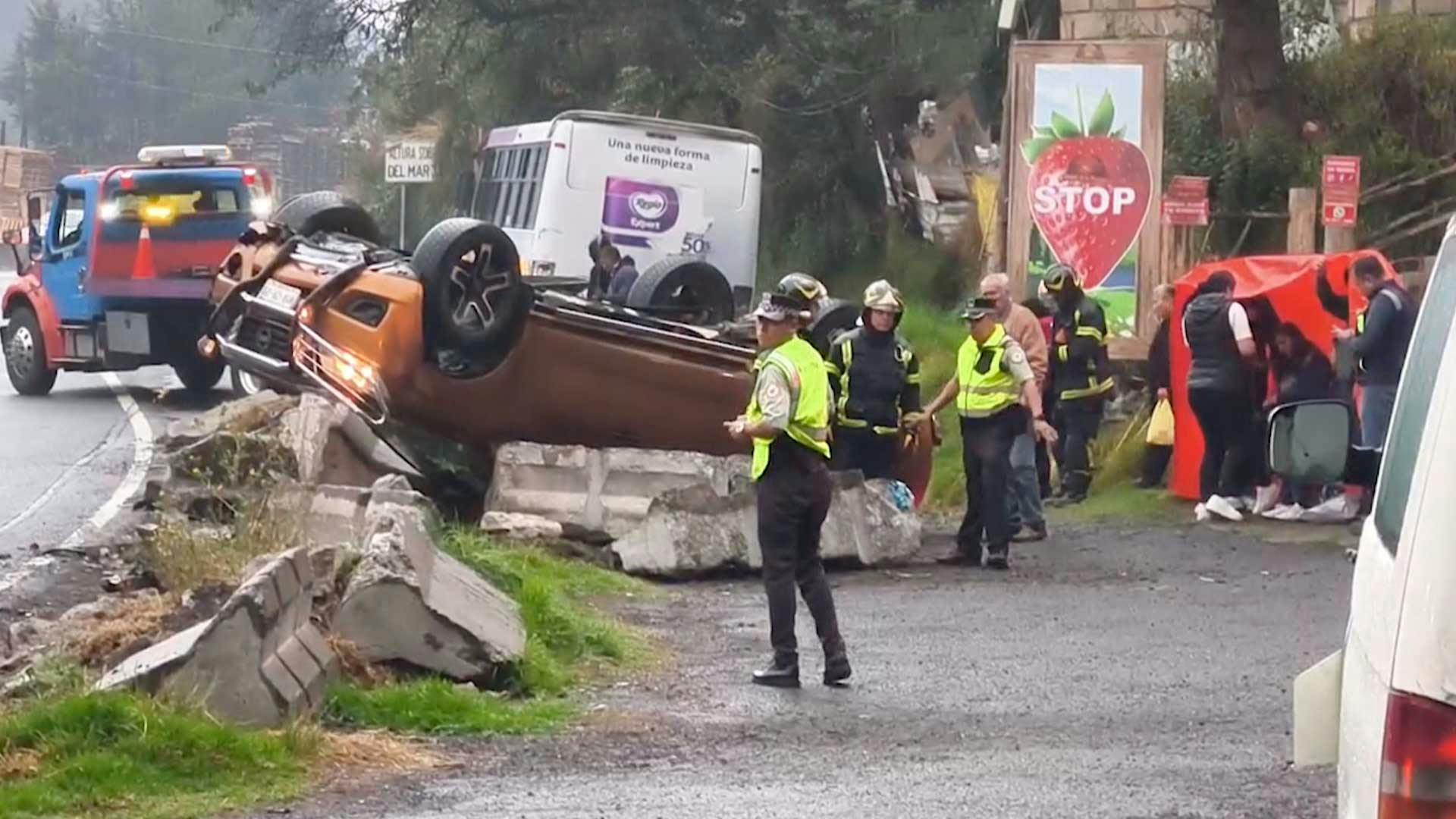 ¡Terrible combinación! Lluvia y velocidad provocan accidente en la México-Toluca