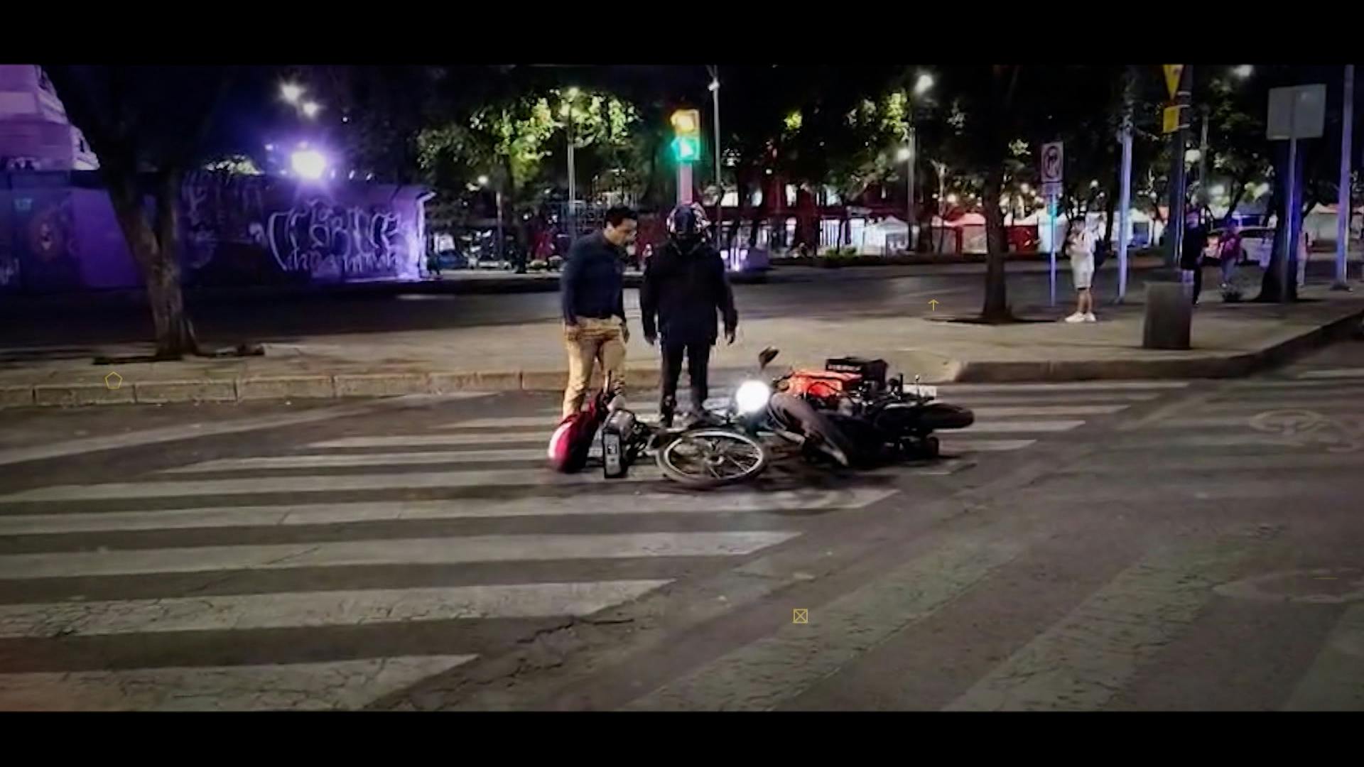 Una patrulla de la SSC atropelló a una persona sobre Insurgentes Norte