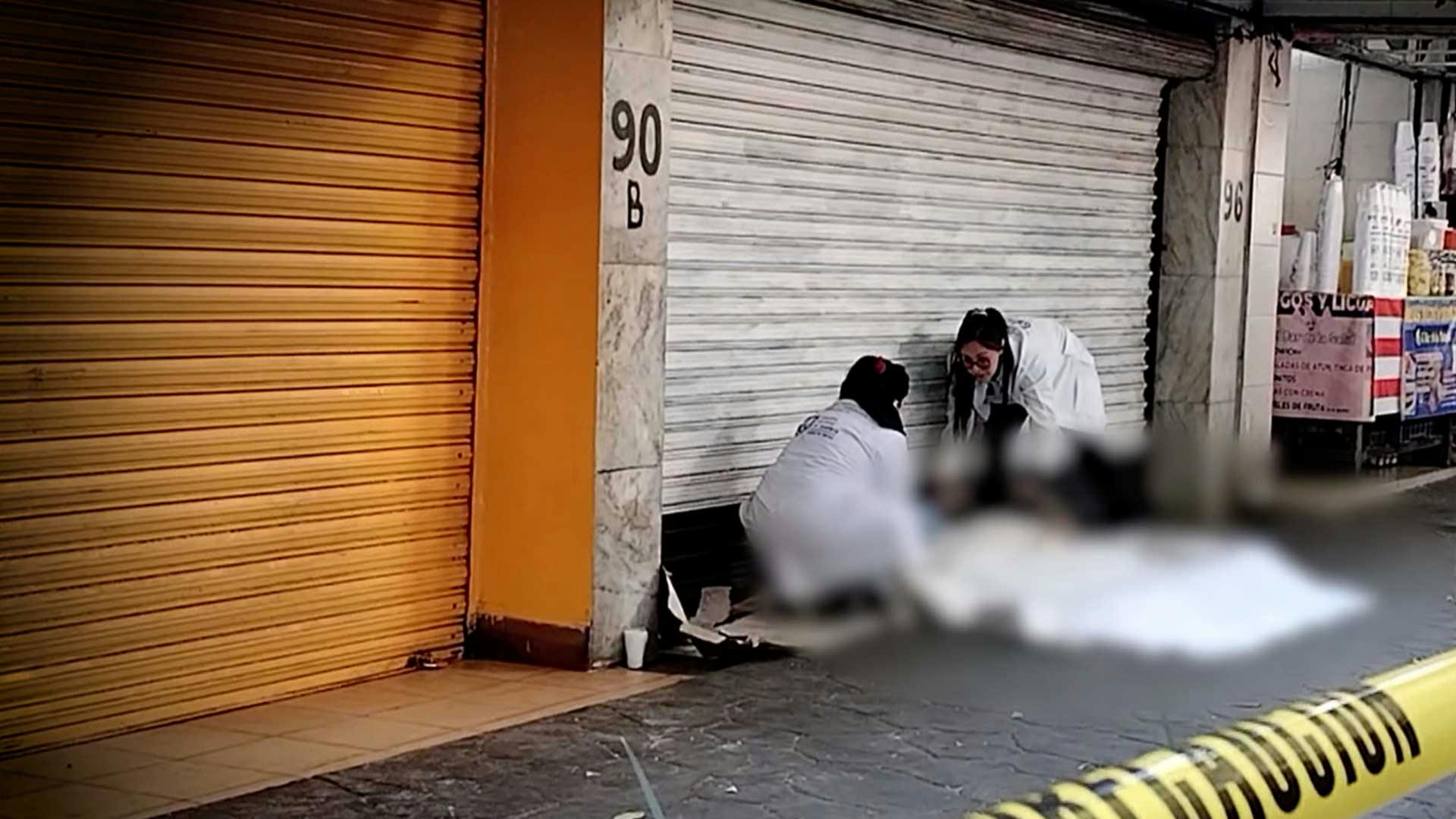 Encuentran a hombre sin vida en Zona Rosa, ¡lo golpearon hasta fallecer!