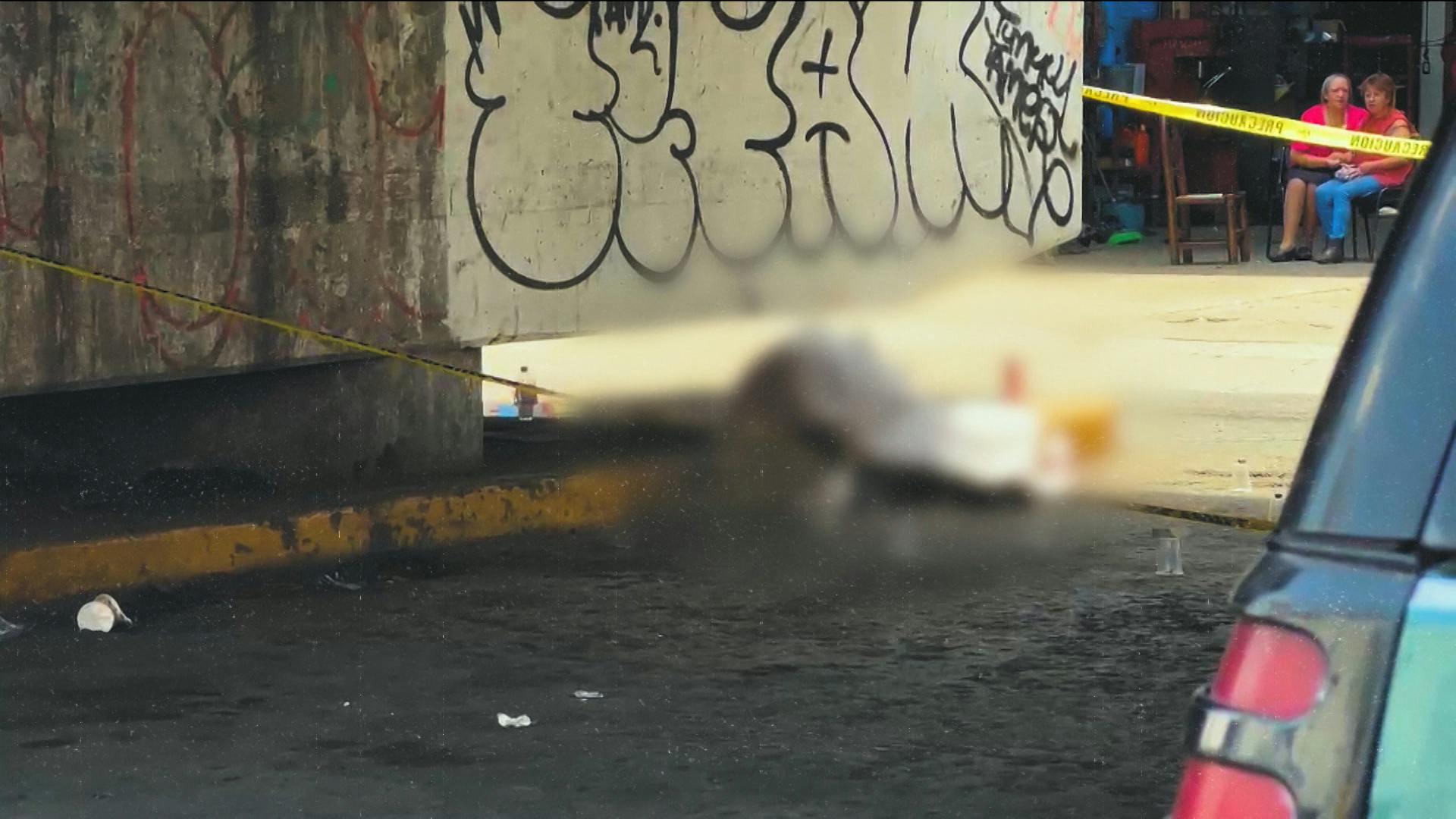 ¡Lo plomearon mientras se echaba un chesco! Esto pasó en Tlalnepantla